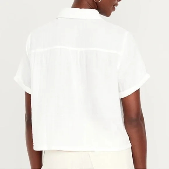 Old Navy
Crinkle Gauze Loose Button-Down Shirt
XL | White Lilies - Picture 3 of 6